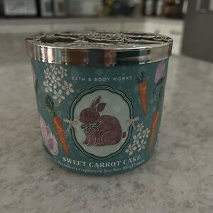 “New” Bath & Body Works Sweet Carrot Cake 3 wick candle